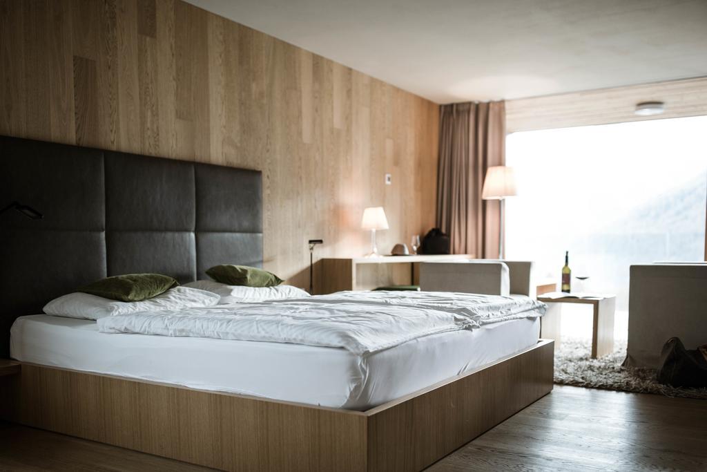 Hotel Weisses Kreuz Burgeis Zewnętrze zdjęcie